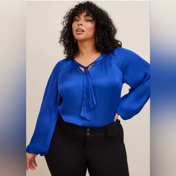 Torrid Satin Tie-Front Peasant blue Blouse size 2X - Picture 1 of 7